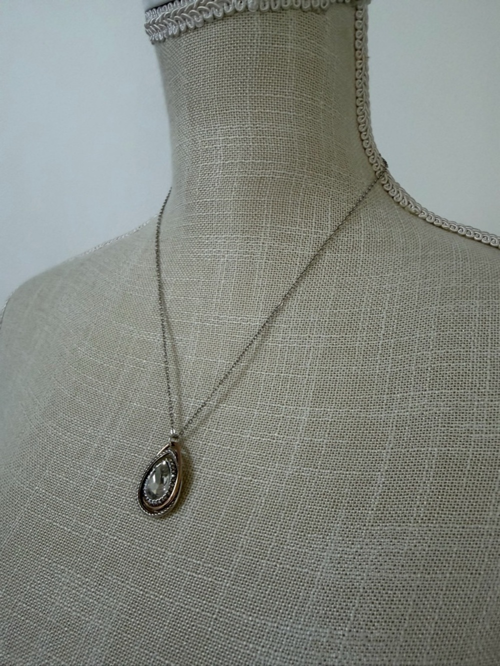 Authentic Brighton Silver Tone Clear Crystal Neptunes Rings Gem Necklace - Picture 3 of 8